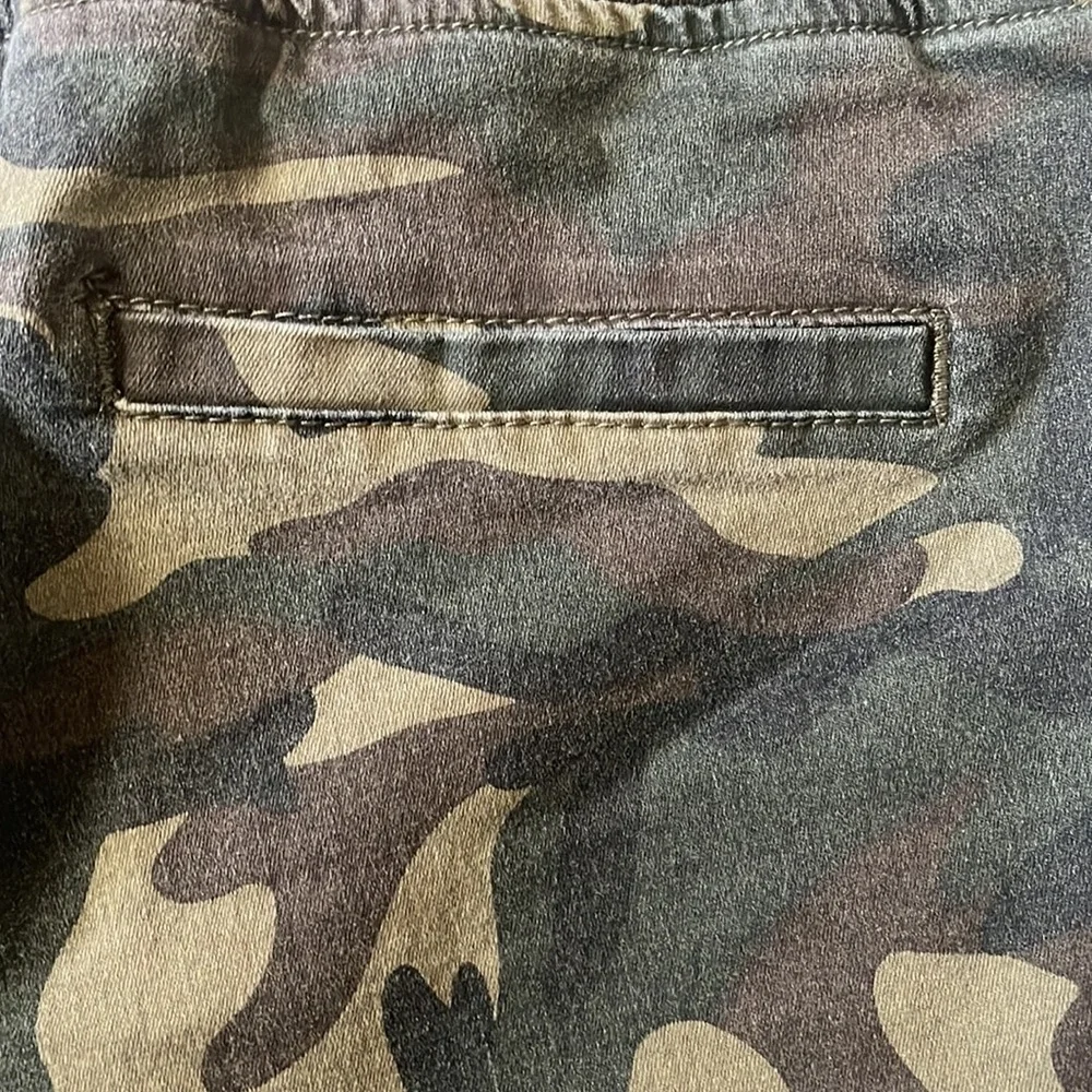 Camo Shorts - sz 11/12 - Picture 6 of 7